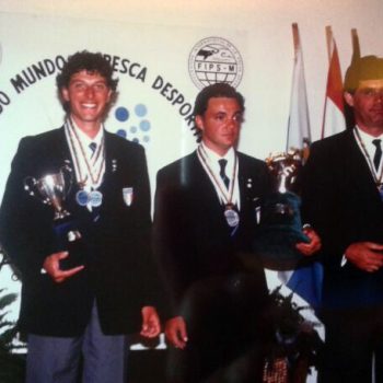 Marco Meloni sul Podio del Mondiale individuale vinto in Portogallo tra Marco Volpi (secondo) e Scorza Umberto (terzo)